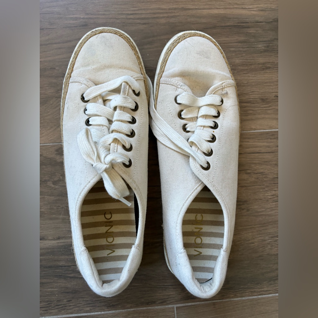 Vionic Sneakers.